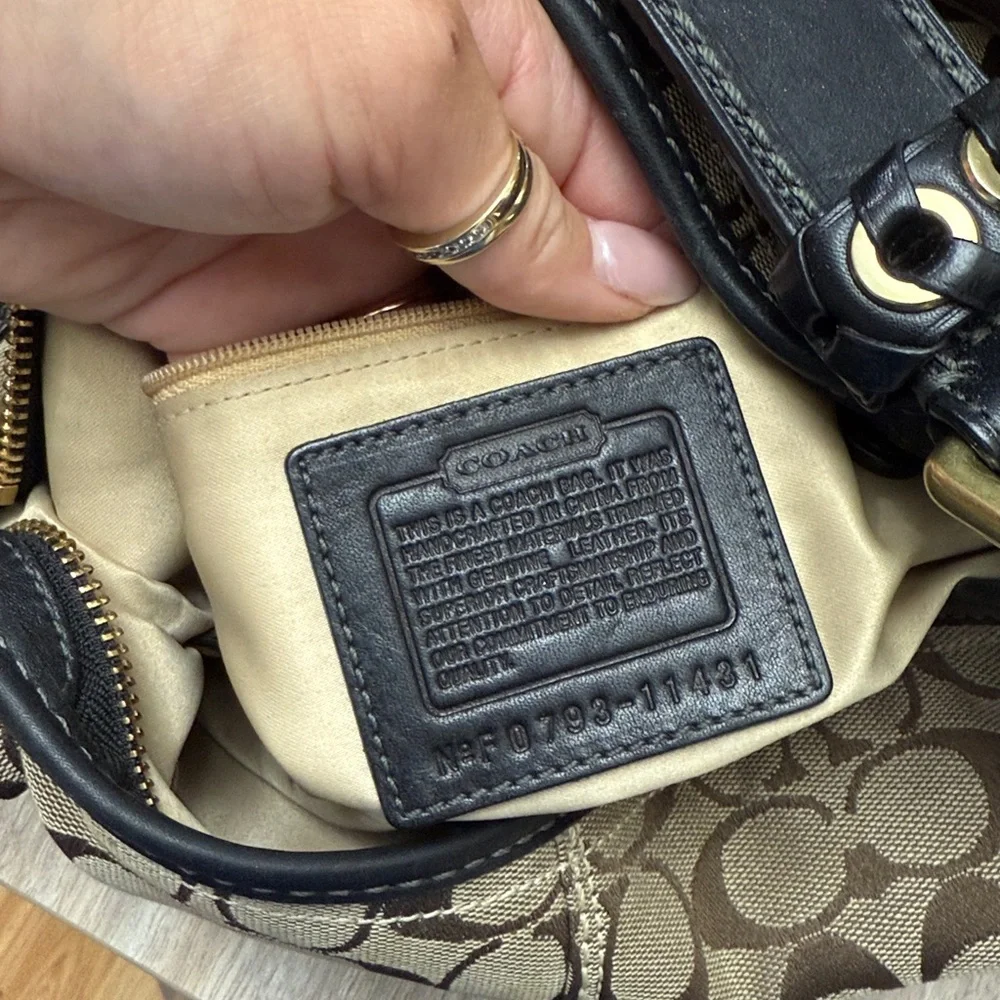 Coach Bleeker Hobo Shoulder Bag # 11431 Leather Corner Brass Buckle Y2K